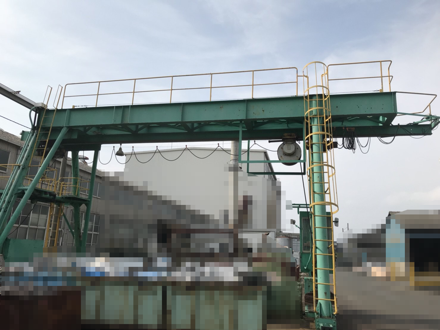 クレーンの塗装